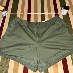 3.5 inch inseam olive green shorts